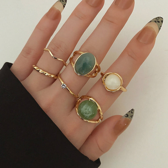 Elegant Emerald White Man-made Rings Set